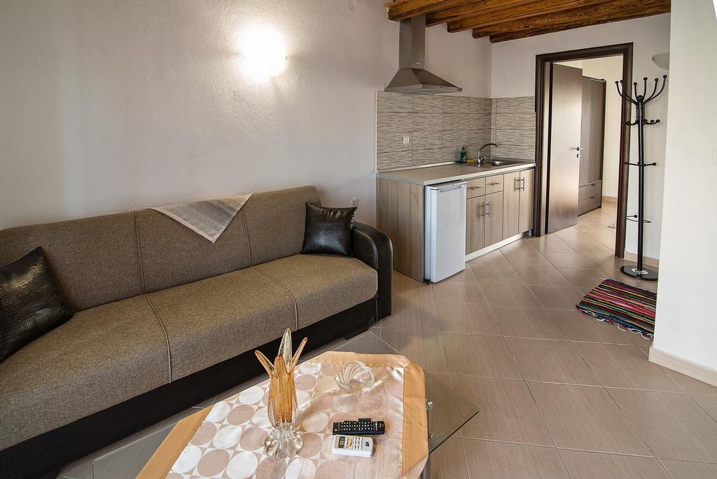 Theano Apartments Sarti Exterior photo